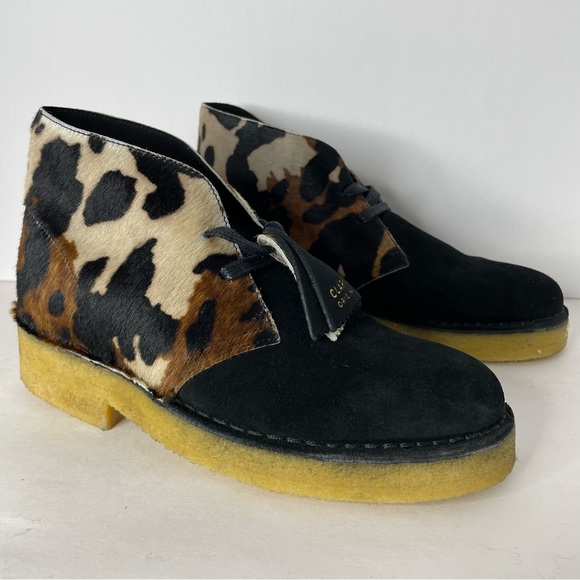 Clarks Originals Women's 8 Black Cow Print Suede 221 Desert Boots - Picture 8 of 14